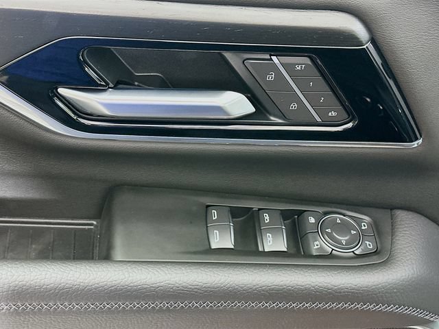 Used 2026 GMC Yukon Denali w/ Denali Reserve Package AWD/4WD image 24