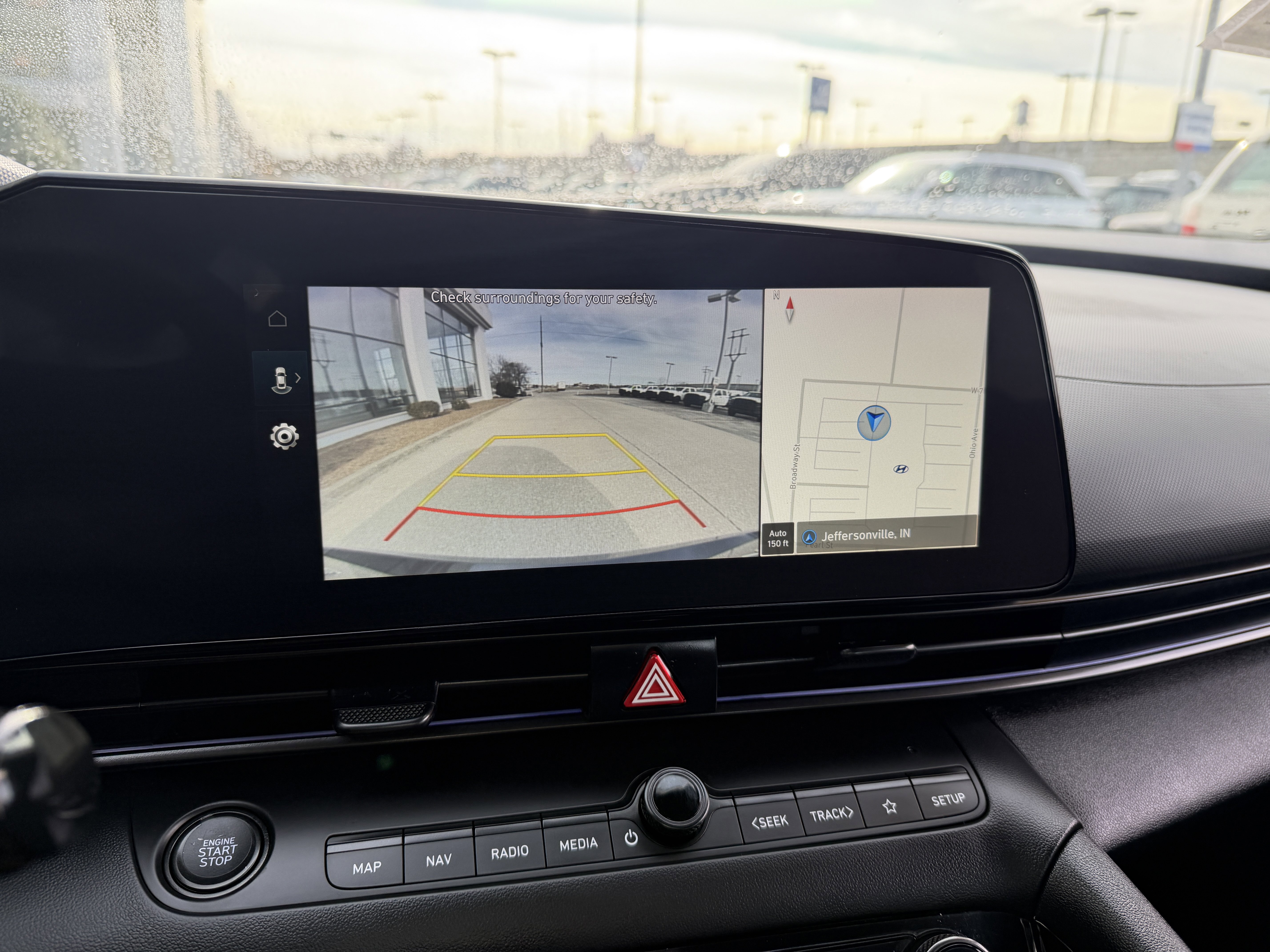 Certified 2025 Hyundai Elantra SEL image 33