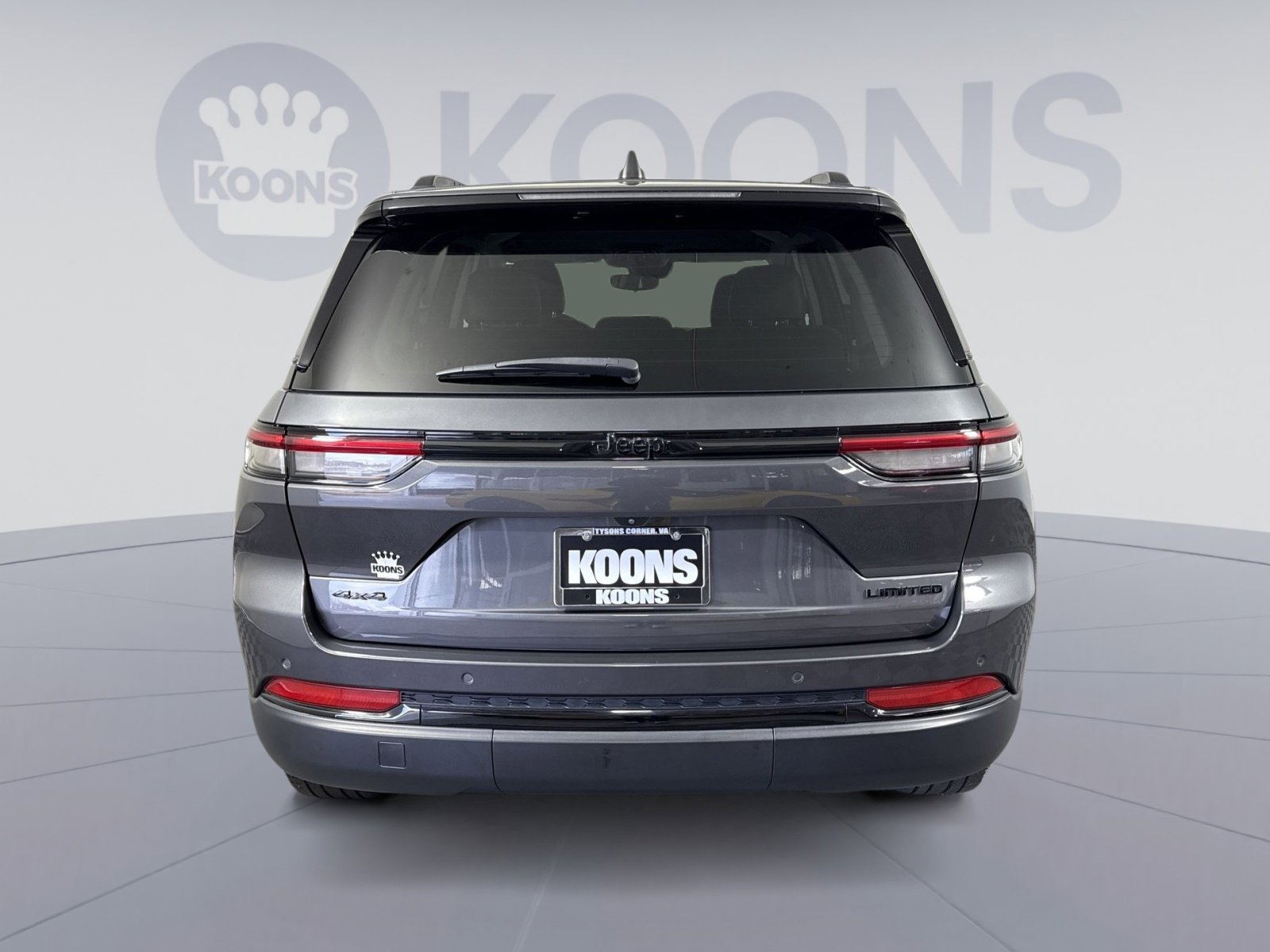 Used 2023 Jeep Grand Cherokee Limited w/ Black Appearance Package image 5