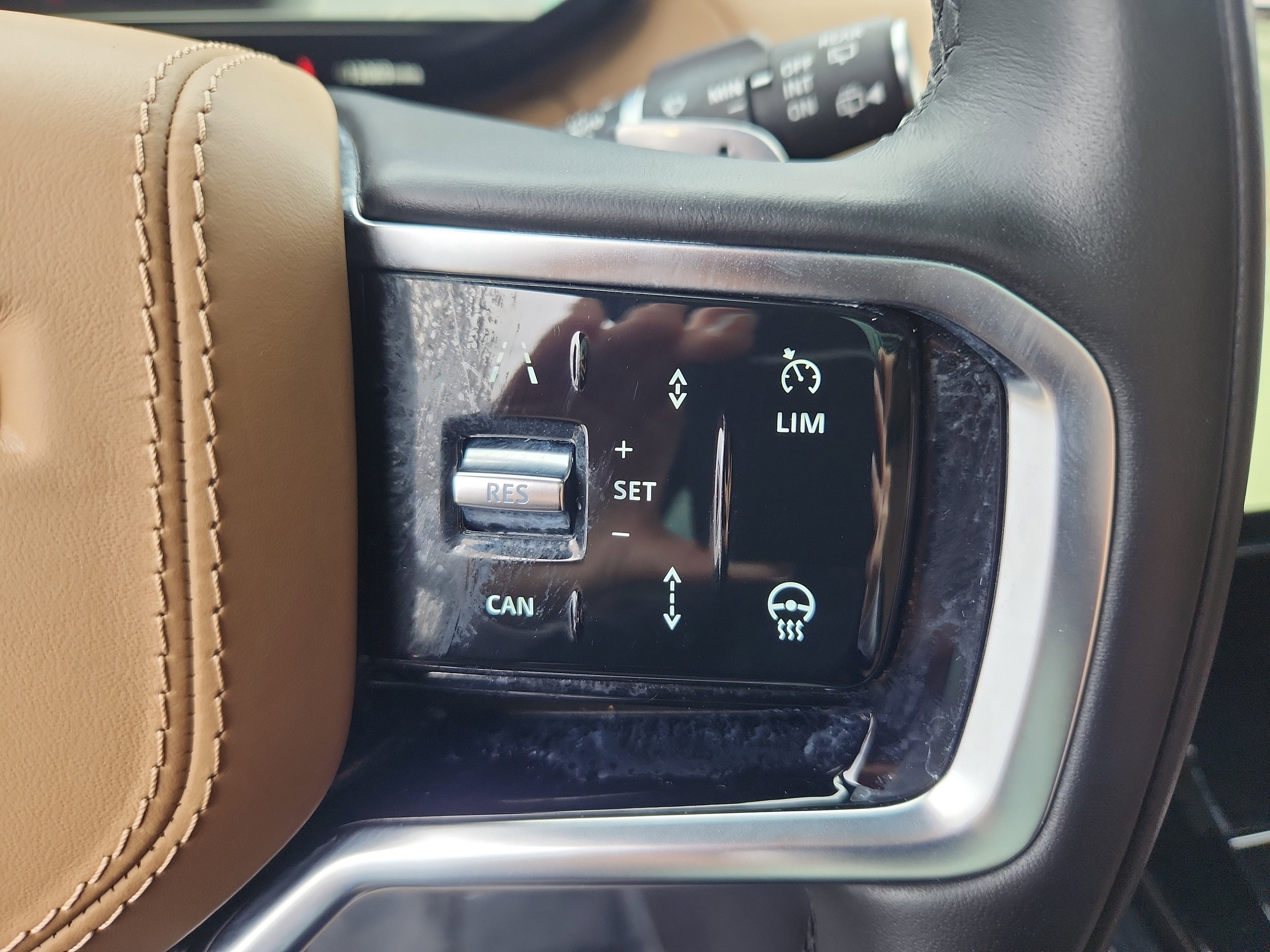 Used 2025 Land Rover Range Rover Sport SE image 20