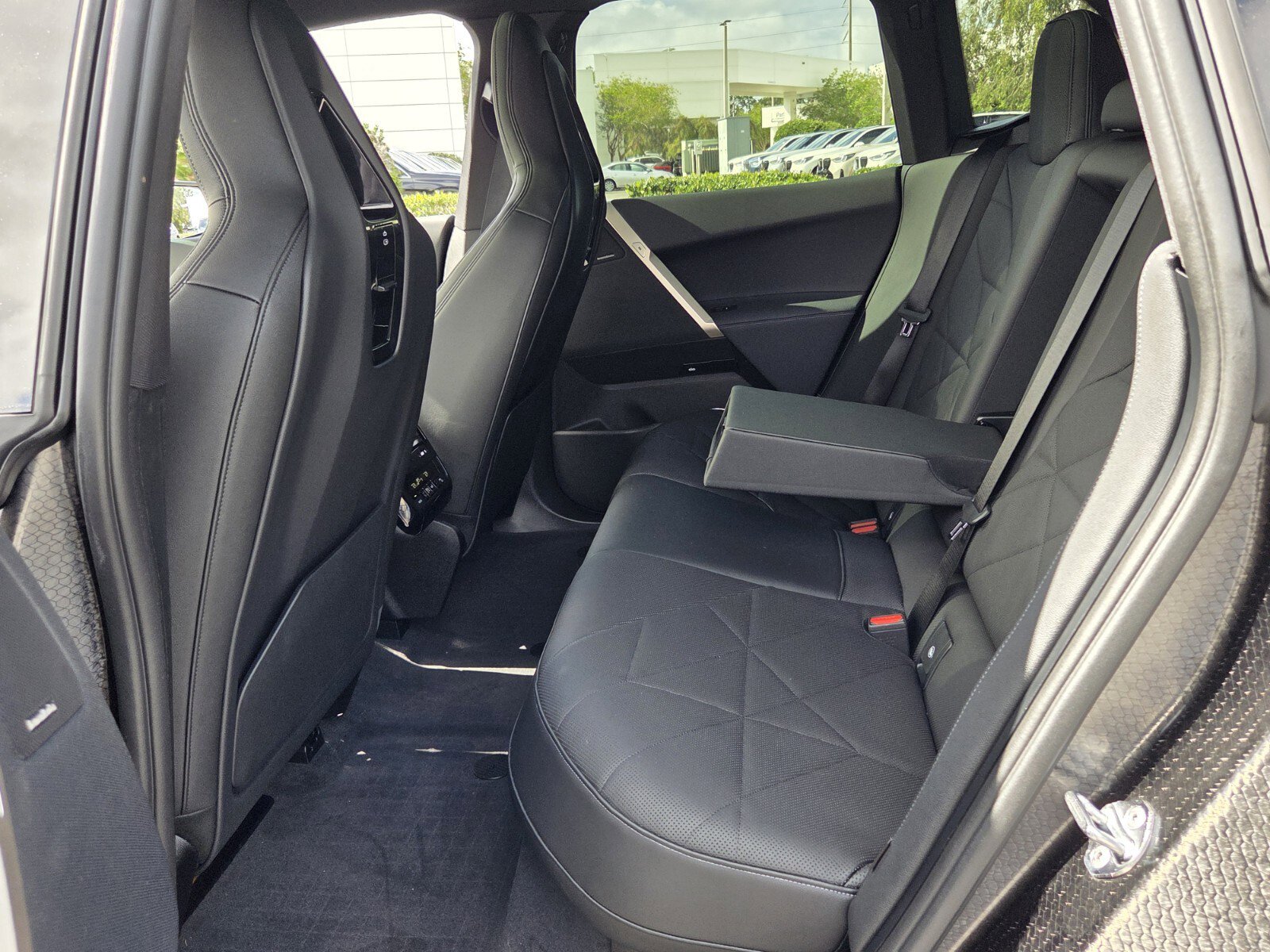 Used 2025 BMW iX xDrive50 image 11