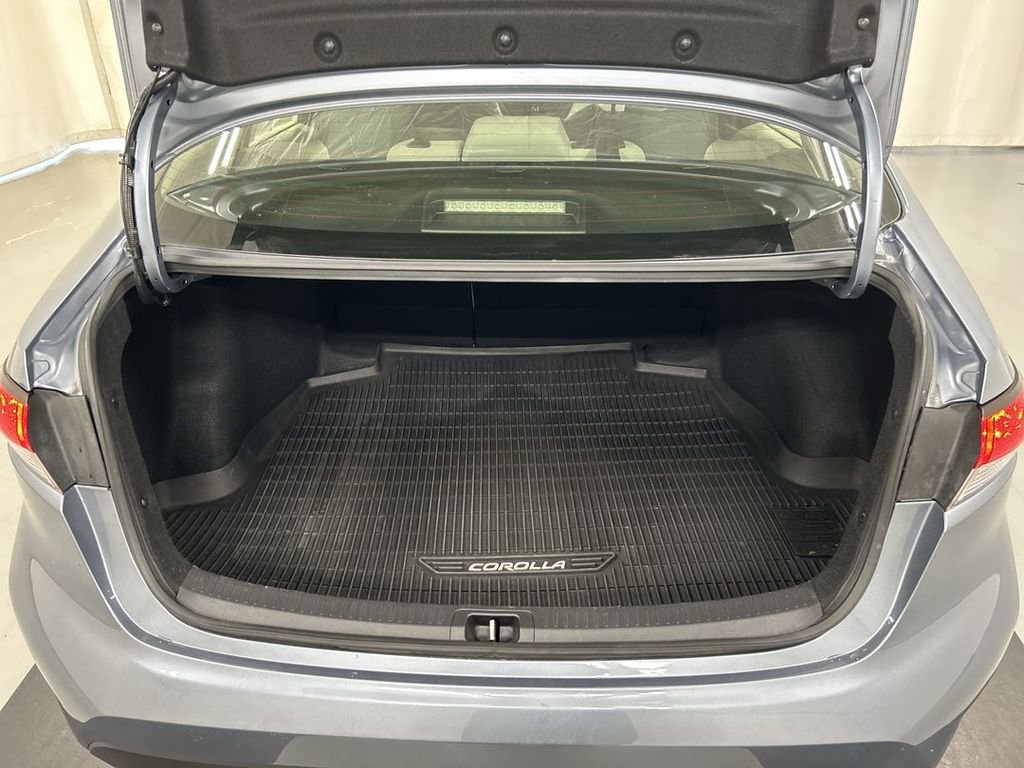 Used 2021 Toyota Corolla LE w/ LE Convenience Package FWD image 21