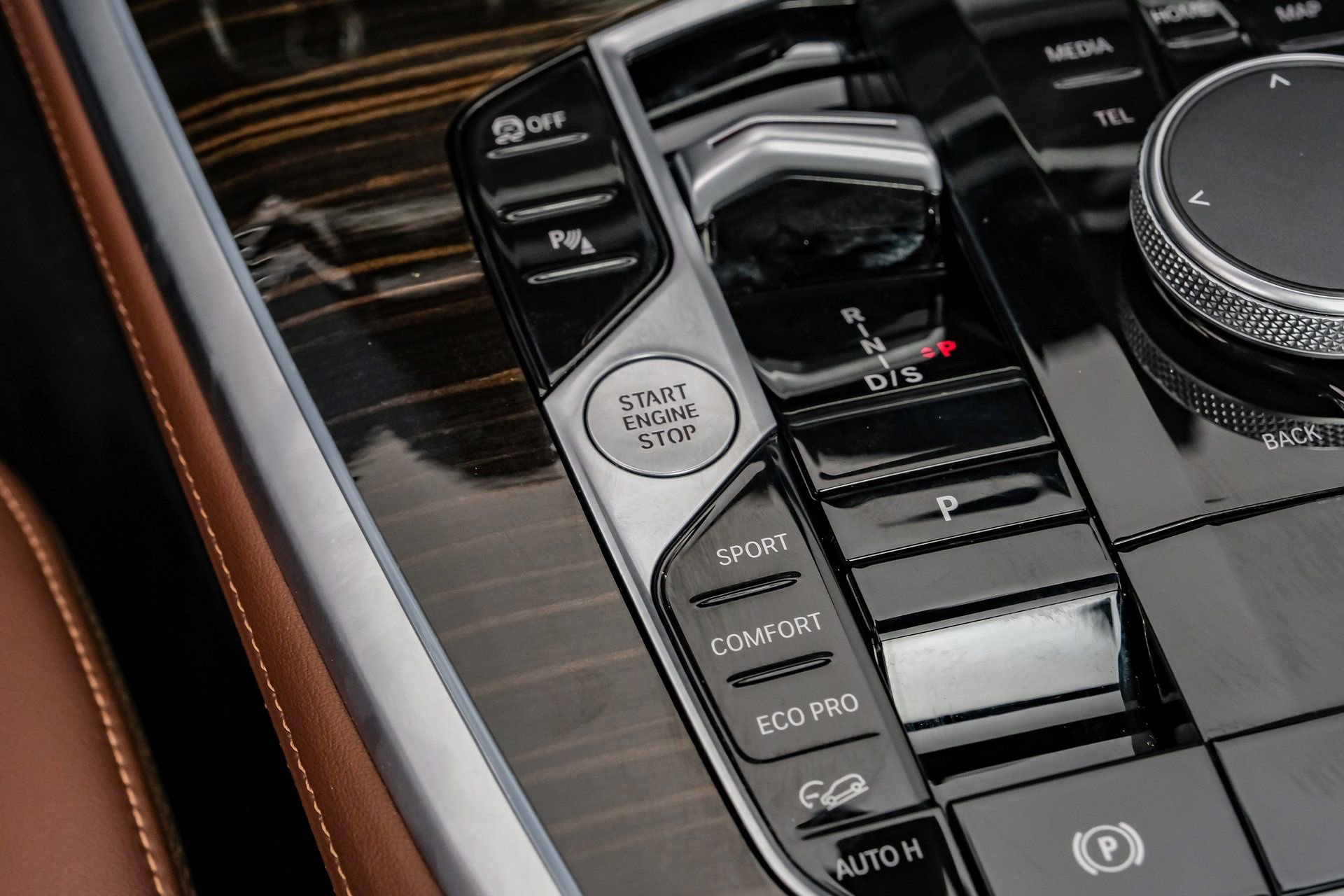 Used 2024 BMW X7 xDrive40i w/ M Sport Package image 28