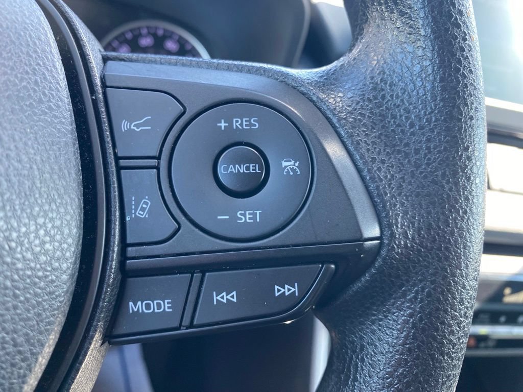 Used 2022 Toyota RAV4 XLE AWD/4WD image 29