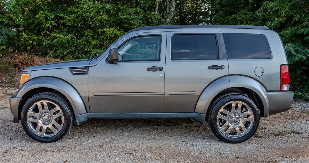 Used 2011 Dodge Nitro Heat RWD image 2