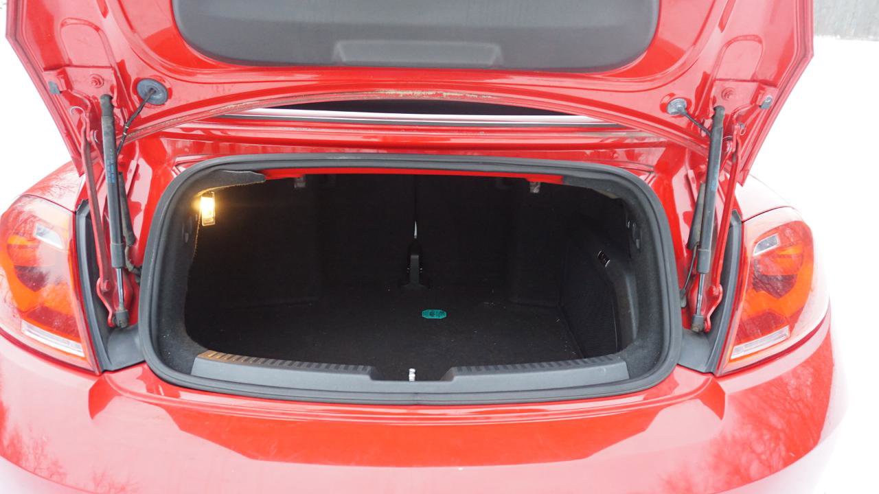 Used 2013 Volkswagen Beetle 2.0T image 35