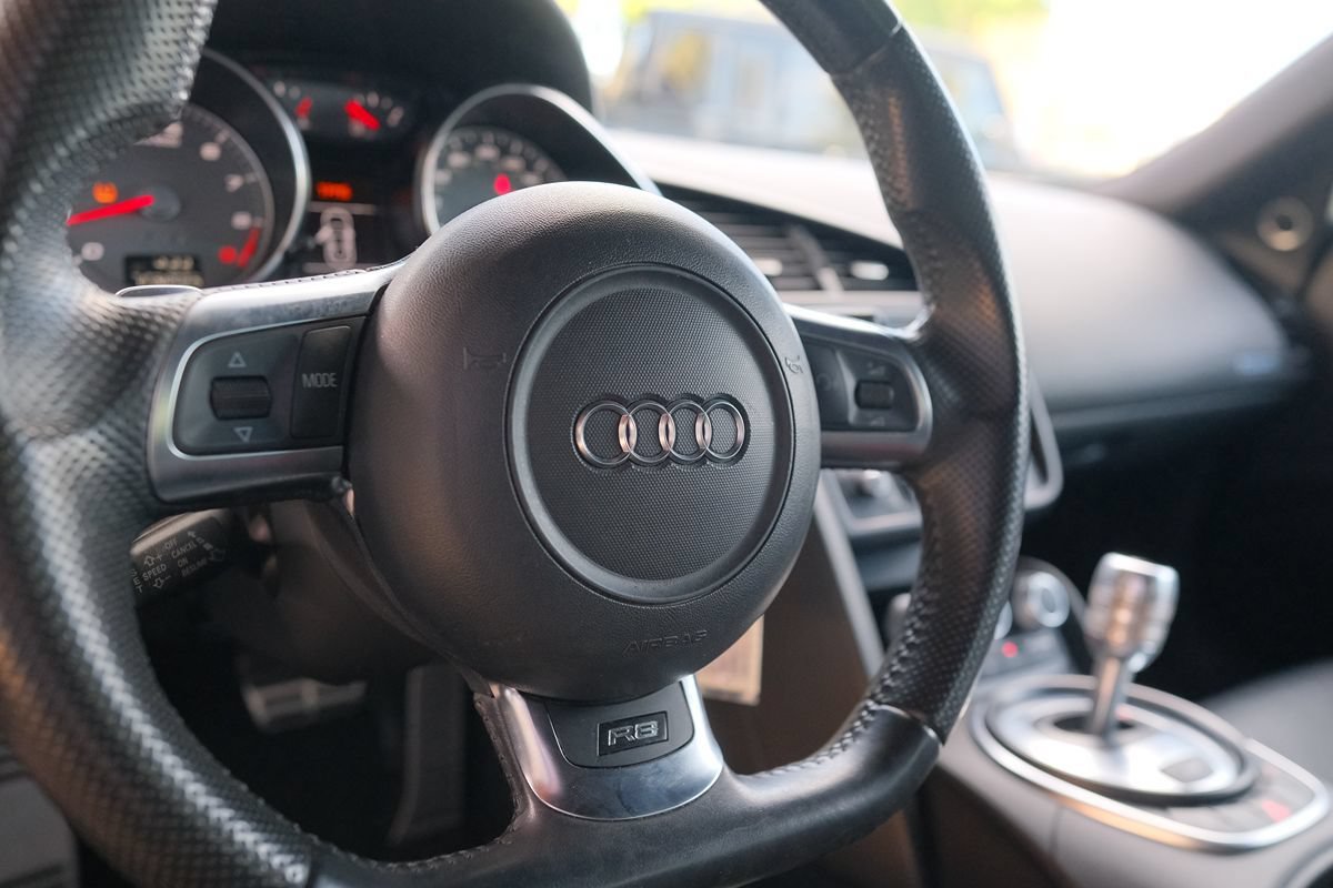 Used 2012 Audi R8 V8 AWD/4WD image 34