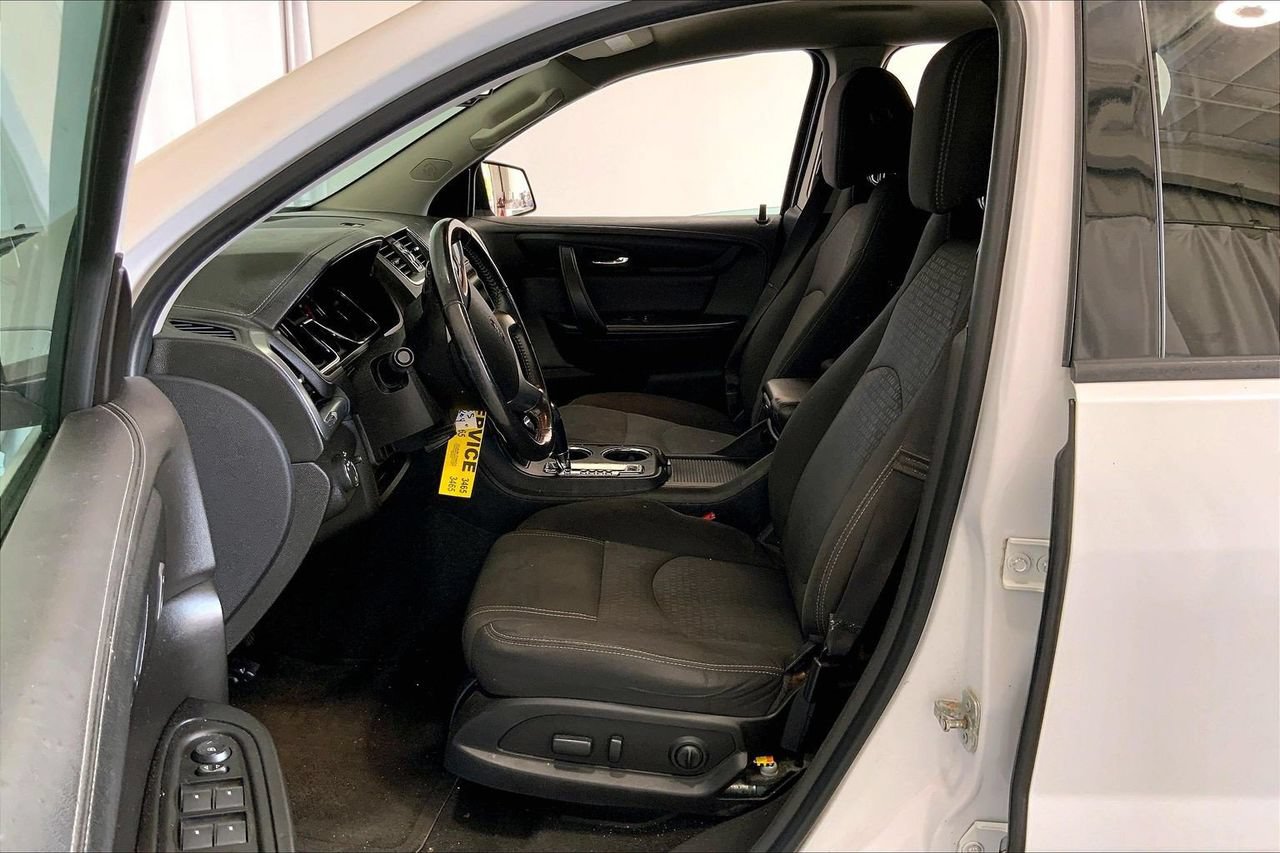 Used 2016 GMC Acadia SLE FWD image 15