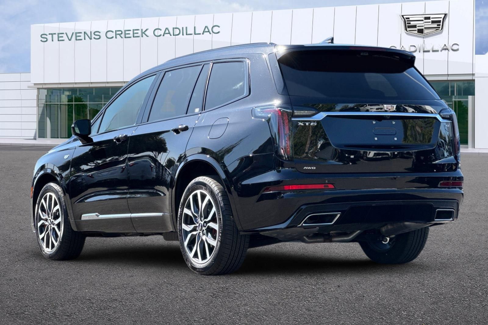 Certified 2025 Cadillac XT6 Sport w/ Technology Package image 5