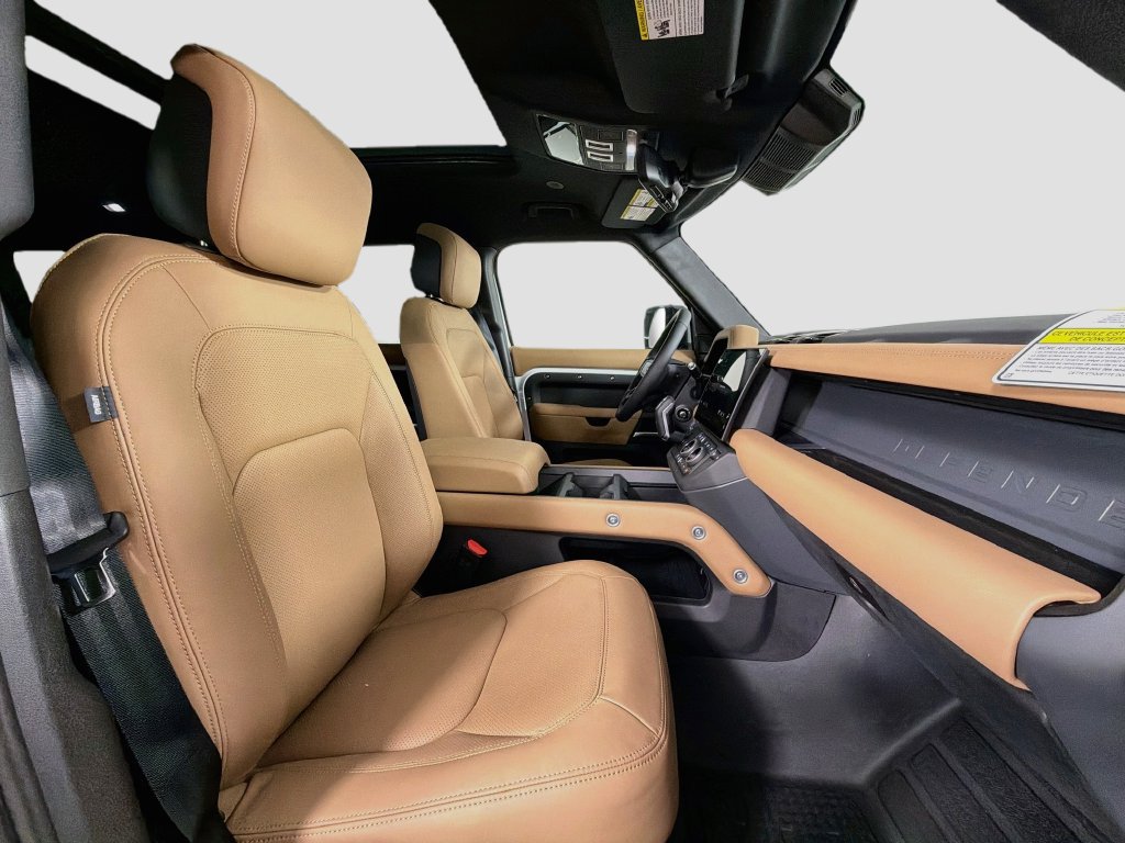 New 2026 Land Rover Defender 130 X-Dynamic SE AWD/4WD image 30