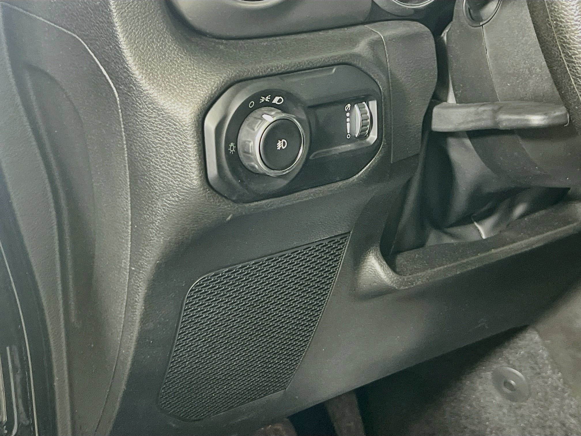 Used 2023 Jeep Wrangler Sport AWD/4WD image 10