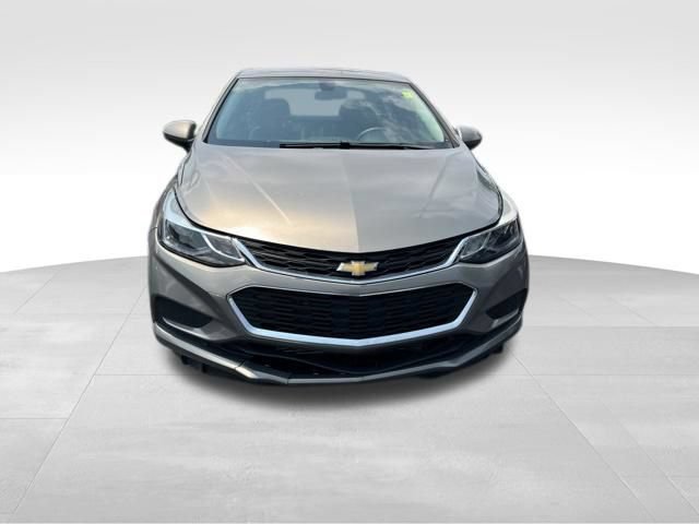 Used 2017 Chevrolet Cruze LT w/ Convenience Package FWD image 2