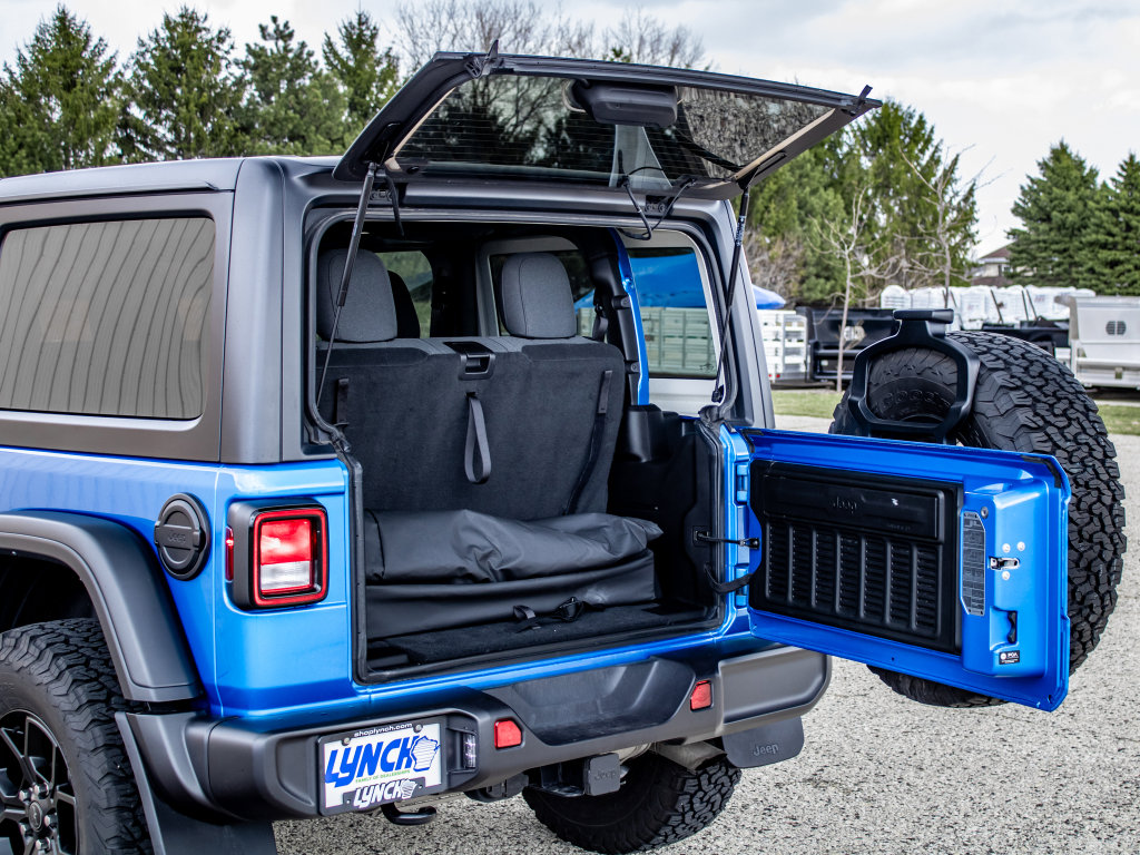 Used 2024 Jeep Wrangler Willys image 23