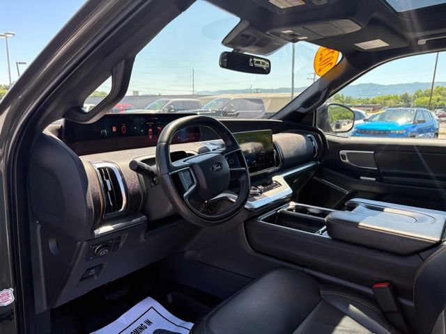 Used 2025 Ford Expedition Tremor AWD/4WD image 3