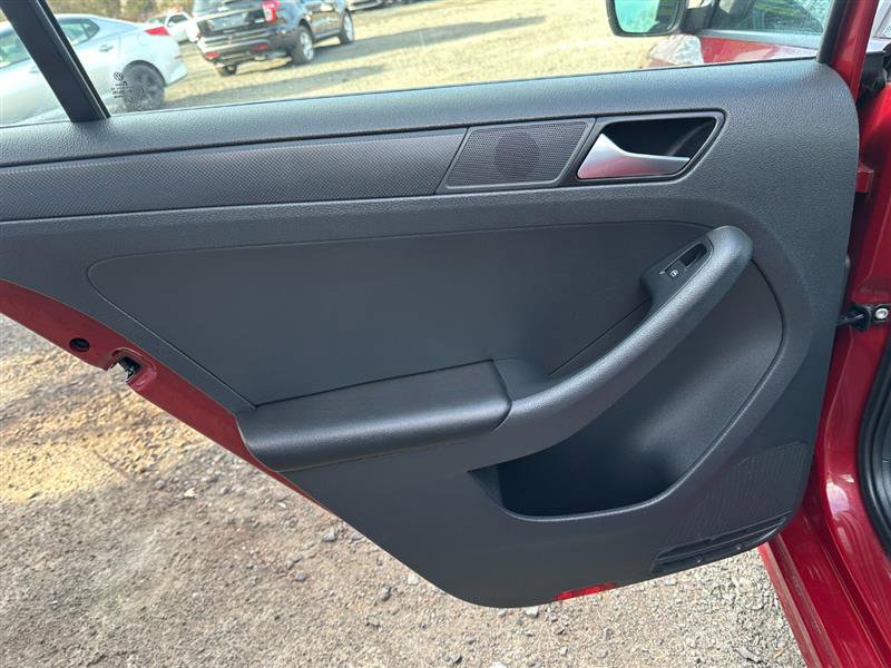 Used 2016 Volkswagen Jetta S image 14