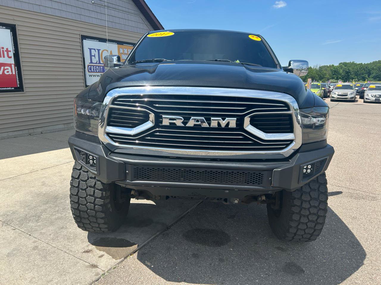 Used 2017 RAM 1500 Limited AWD/4WD image 2