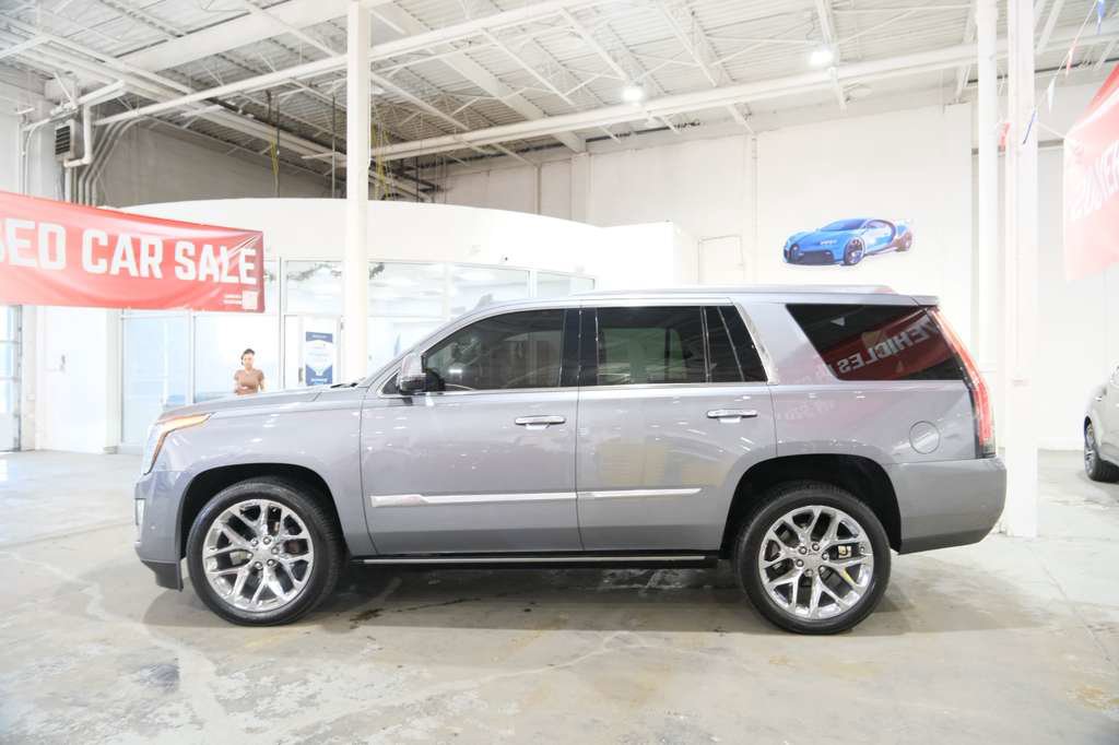 Used 2018 Cadillac Escalade Premium Luxury AWD/4WD image 6
