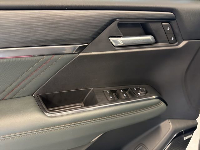 Used 2025 GMC Acadia AT4 w/ Luxury Package image 33