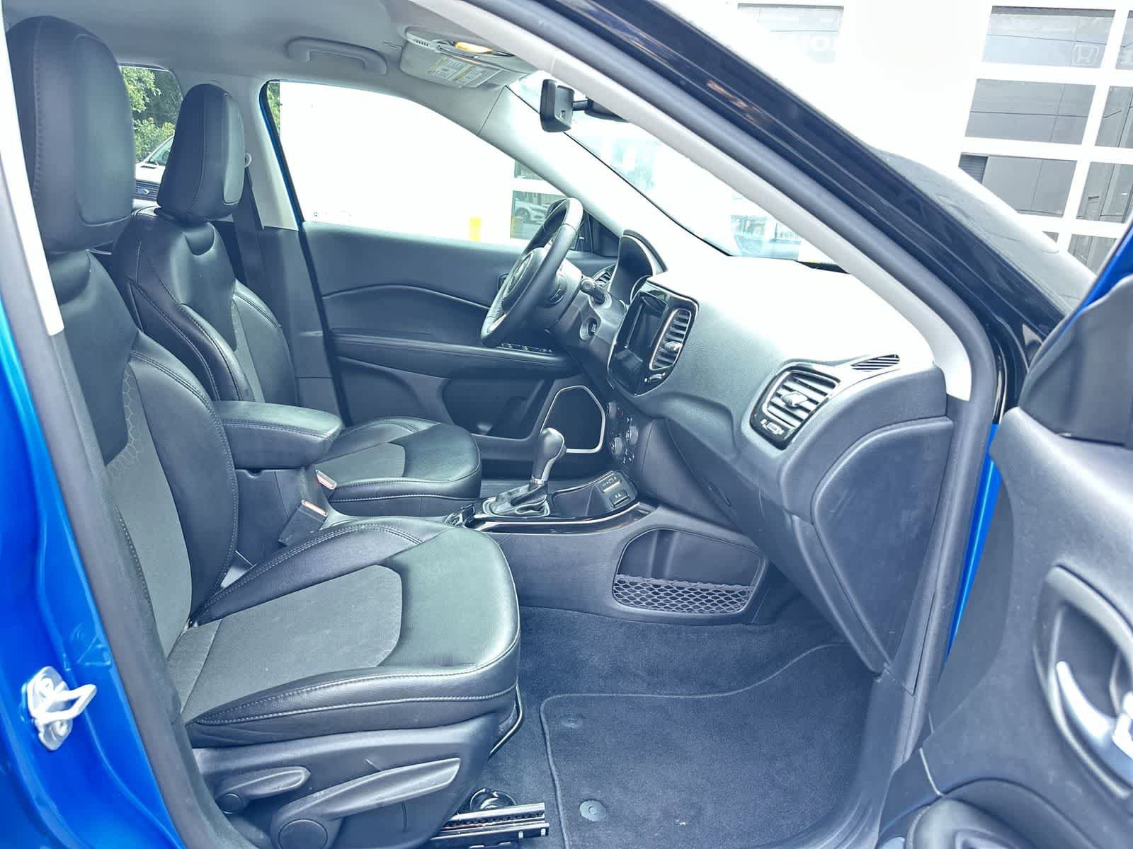 Used 2019 Jeep Compass Latitude FWD image 17