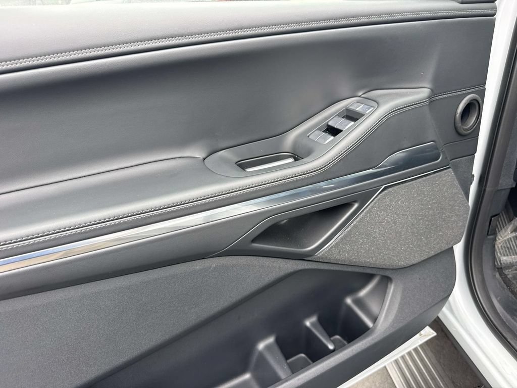 New 2025 Lincoln Navigator Reserve AWD/4WD image 22