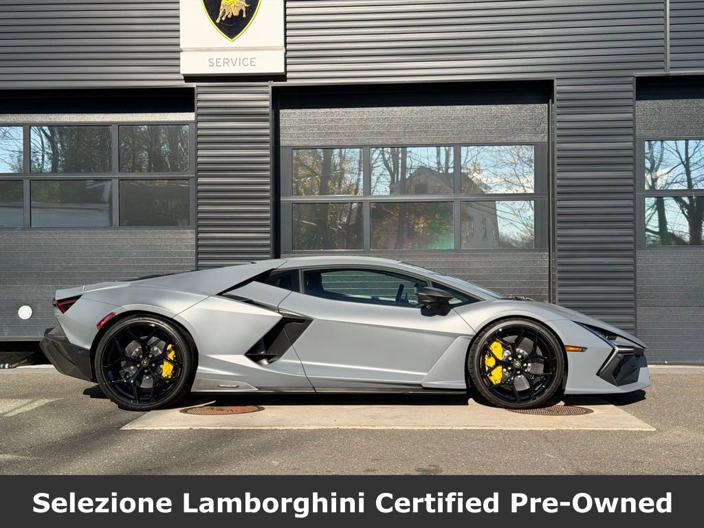 Used 2025 Lamborghini Revuelto image 6