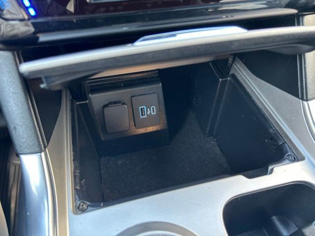 Used 2023 Ford Explorer Limited w/ Limited Technology Package AWD/4WD image 32