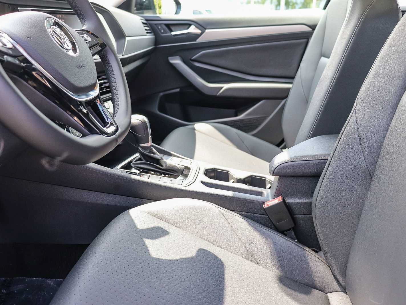 Used 2019 Volkswagen Jetta SE FWD image 18