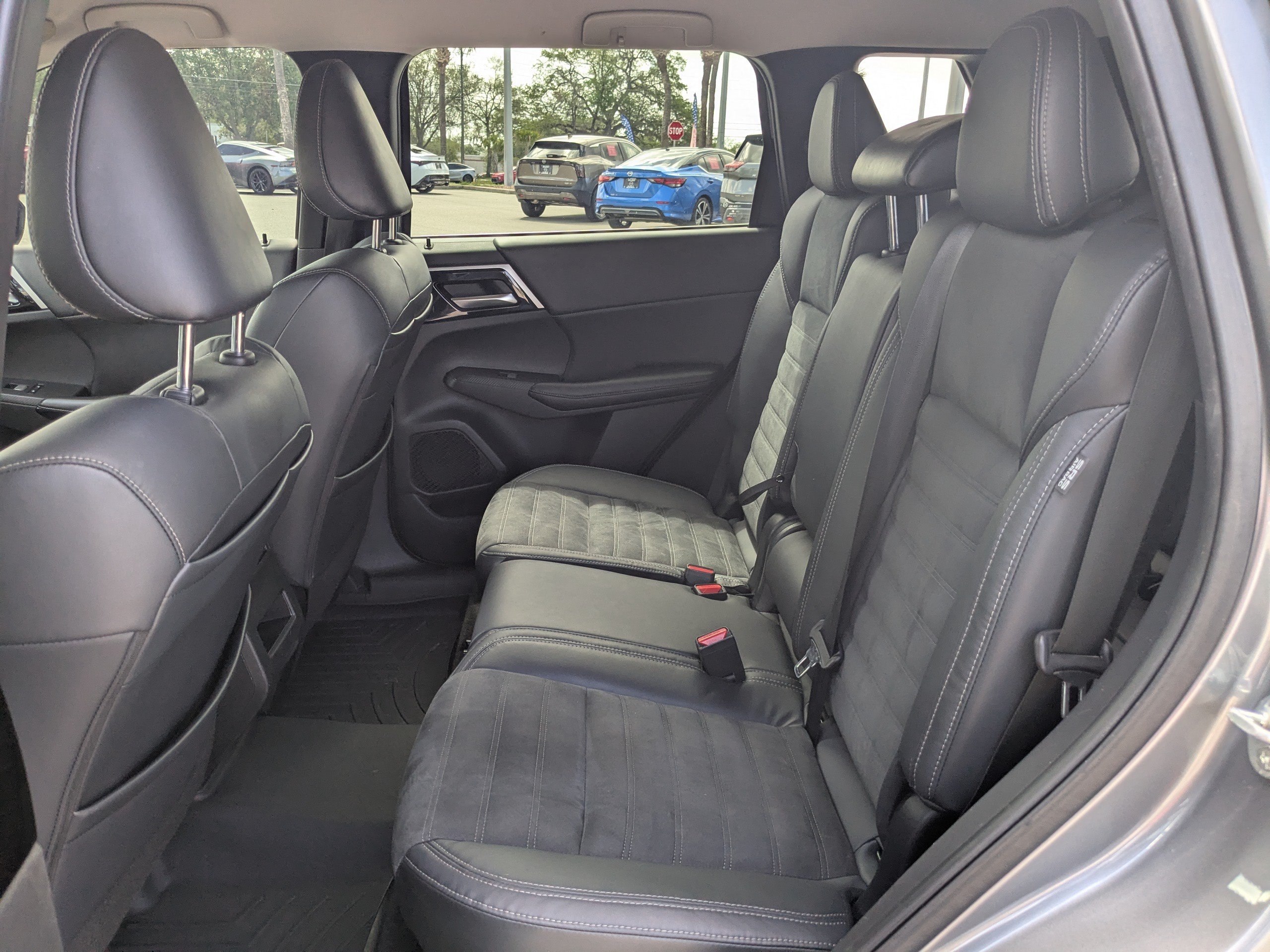 Used 2022 Mitsubishi Outlander SE FWD image 14