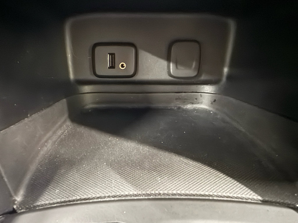 Used 2018 Chevrolet Equinox LT FWD image 37