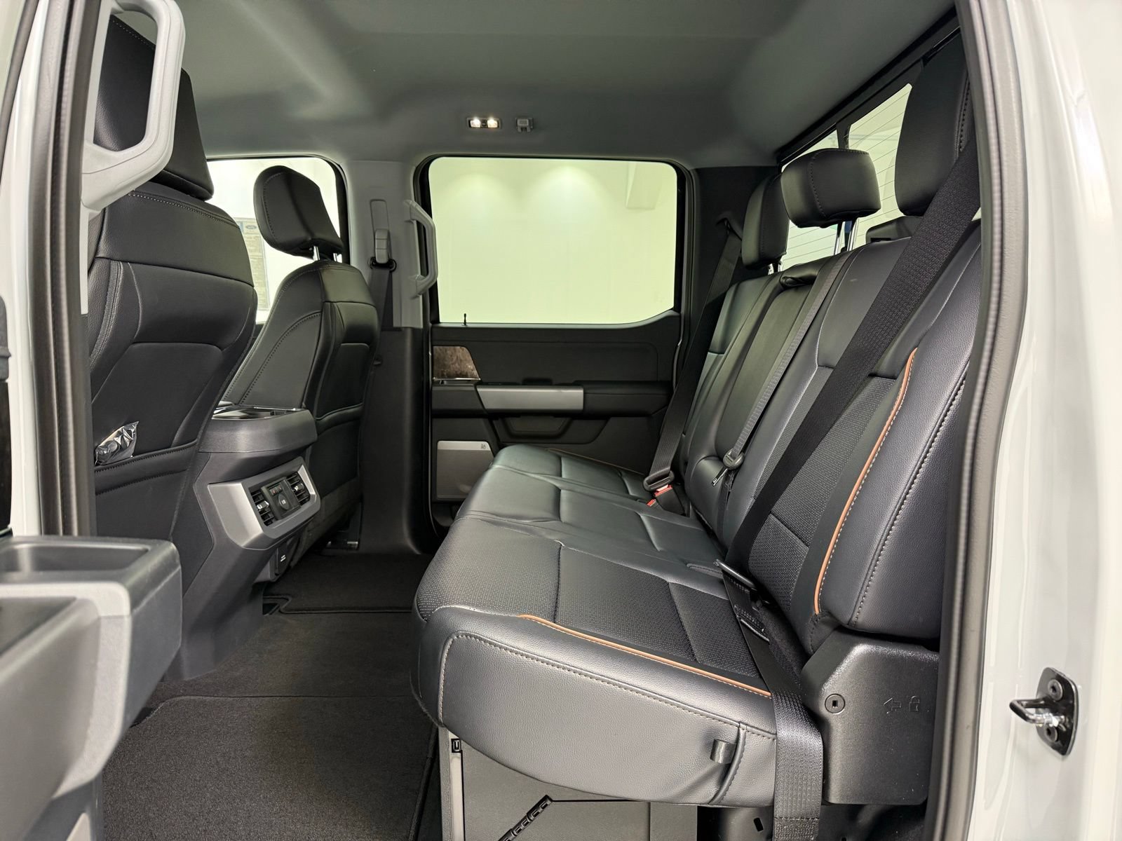 New 2026 Ford F250 Lariat w/ Black Appearance Package AWD/4WD image 29
