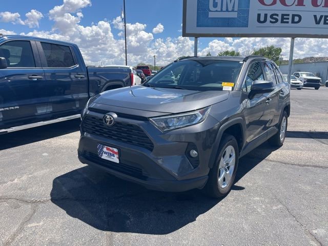 Used 2021 Toyota RAV4 XLE FWD image 1