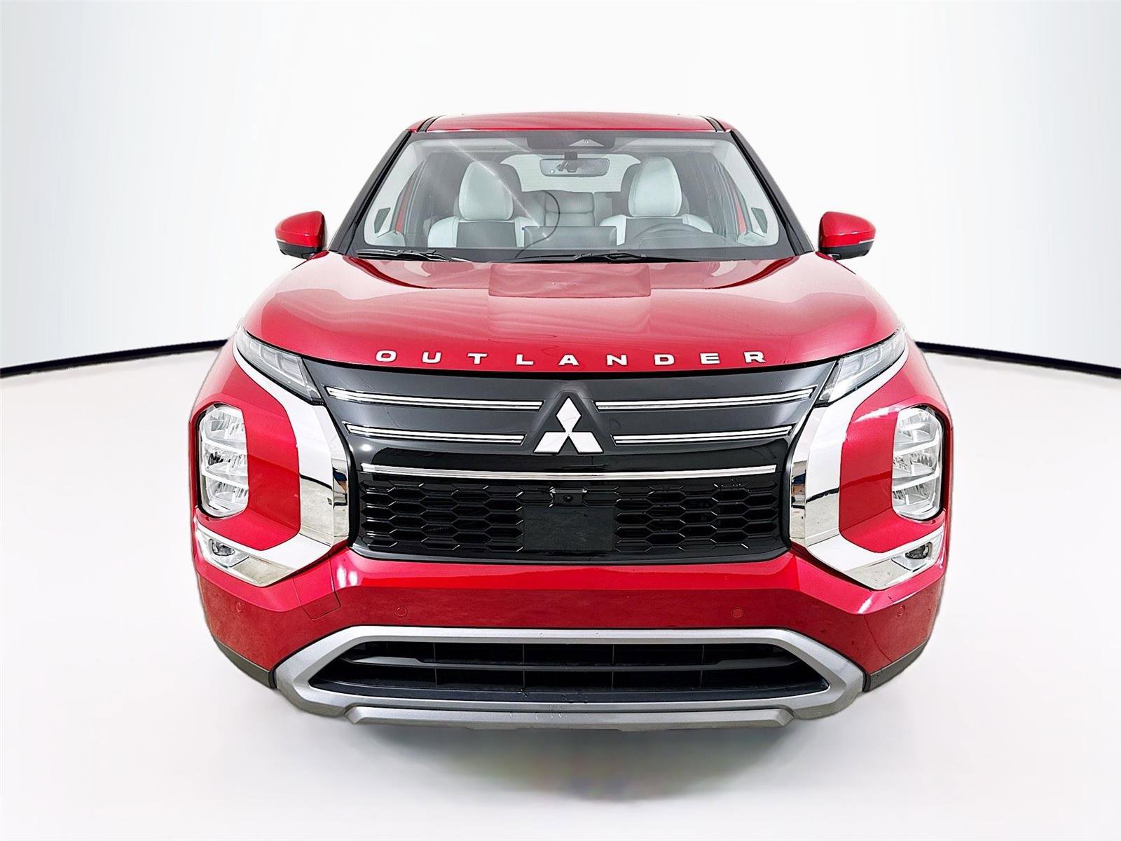New 2025 Mitsubishi Outlander SE image 2