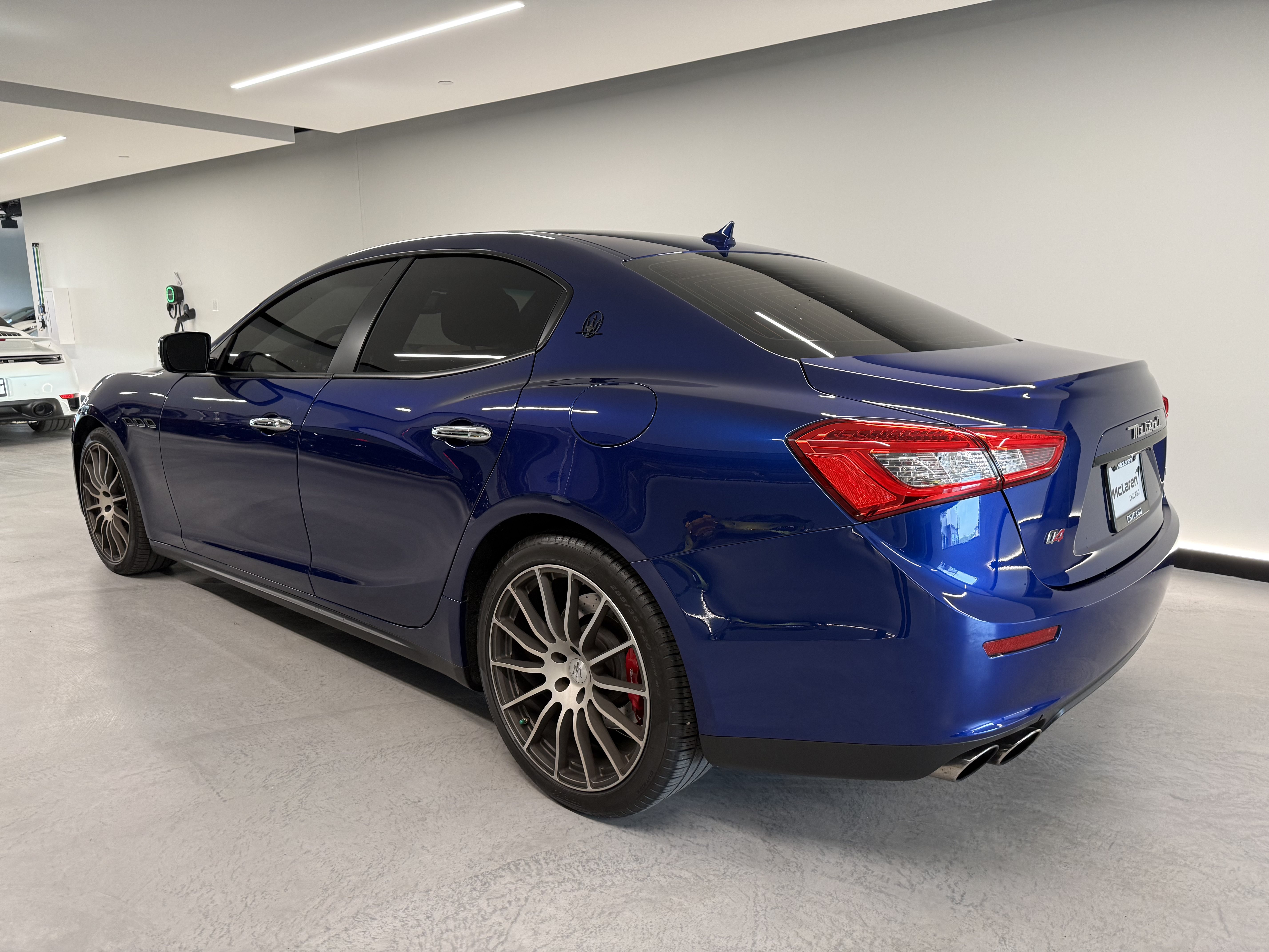 Used 2016 Maserati Ghibli S Q4 AWD/4WD image 2
