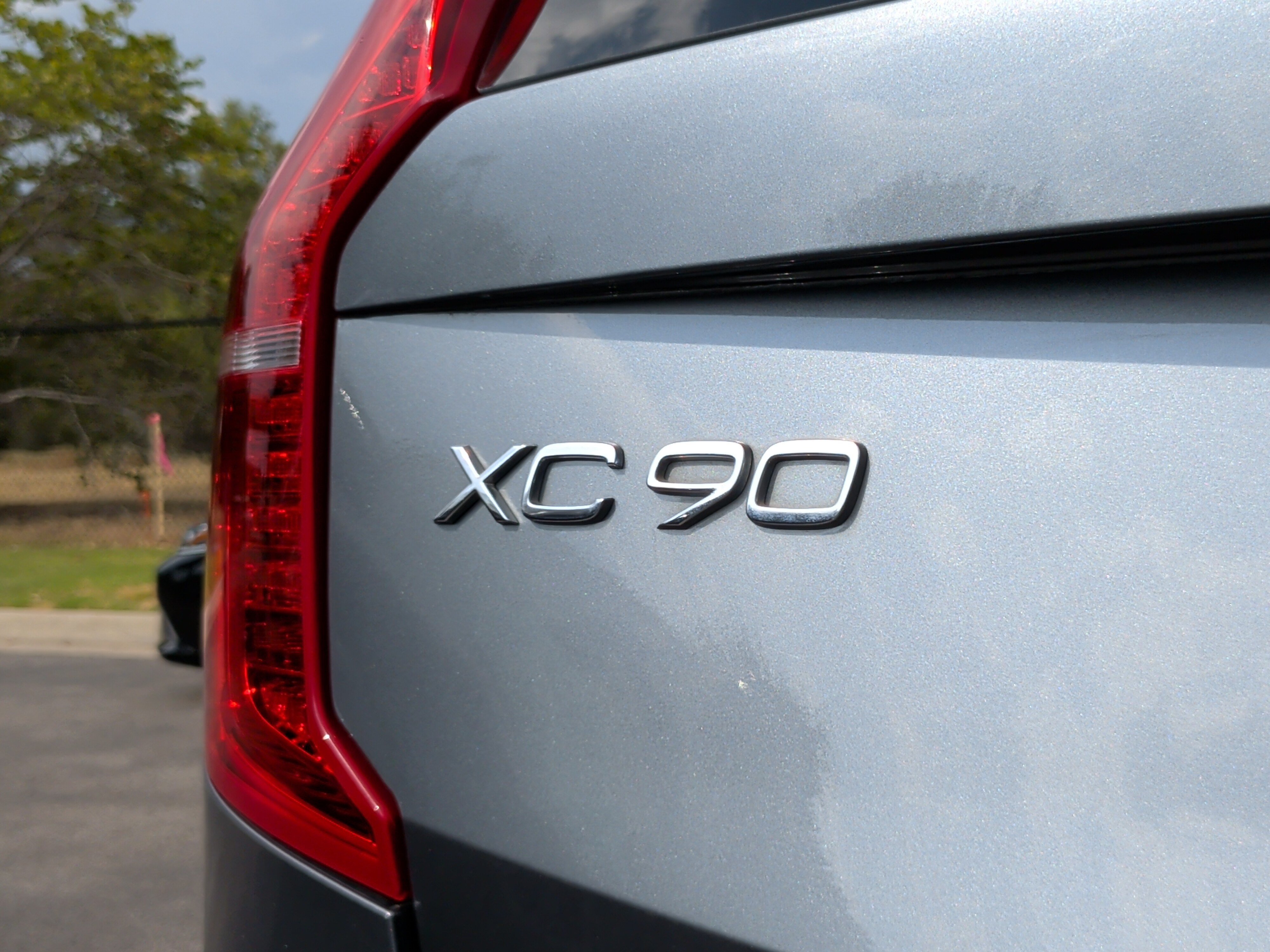 Used 2017 Volvo XC90 T6 Momentum w/ Vision Package AWD/4WD image 12