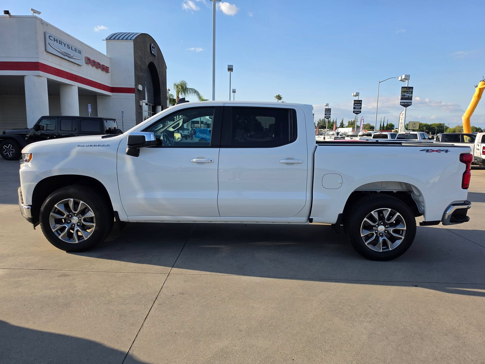 Used 2021 Chevrolet Silverado 1500 LT AWD/4WD image 3