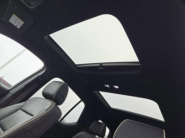 Used 2023 Chevrolet Traverse Premier image 6