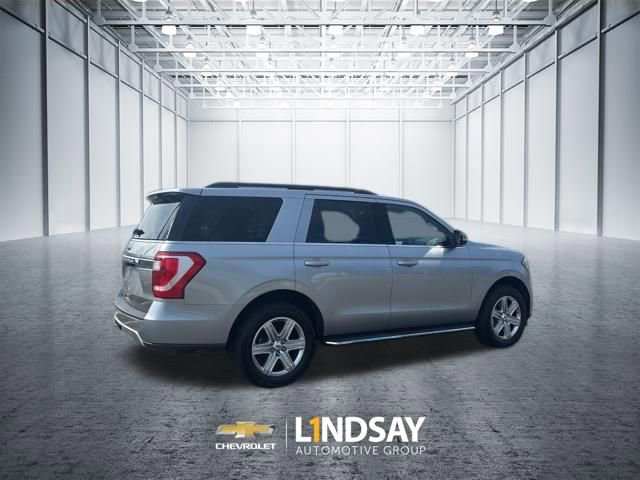 Used 2021 Ford Expedition XLT image 3