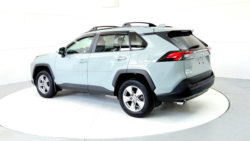 Used 2022 Toyota RAV4 XLE w/ Convenience Package AWD/4WD image 4