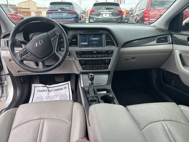 Used 2015 Hyundai Sonata Limited w/ Option Group 06 image 15