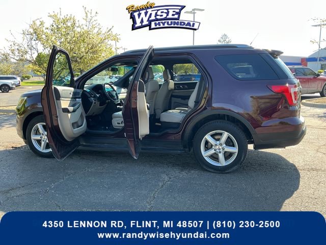 Used 2019 Ford Explorer XLT w/ Equipment Group 202A FWD image 28