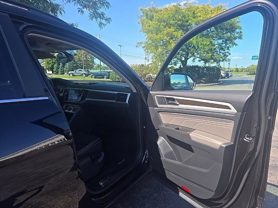 Used 2022 Volkswagen Atlas SE image 31