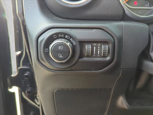 Used 2020 Jeep Gladiator Overland w/ Popular Equipment Package image 12