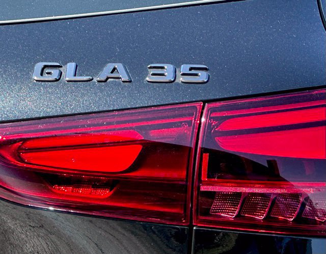 New 2026 Mercedes-Benz GLA 35 AMG 4MATIC image 9