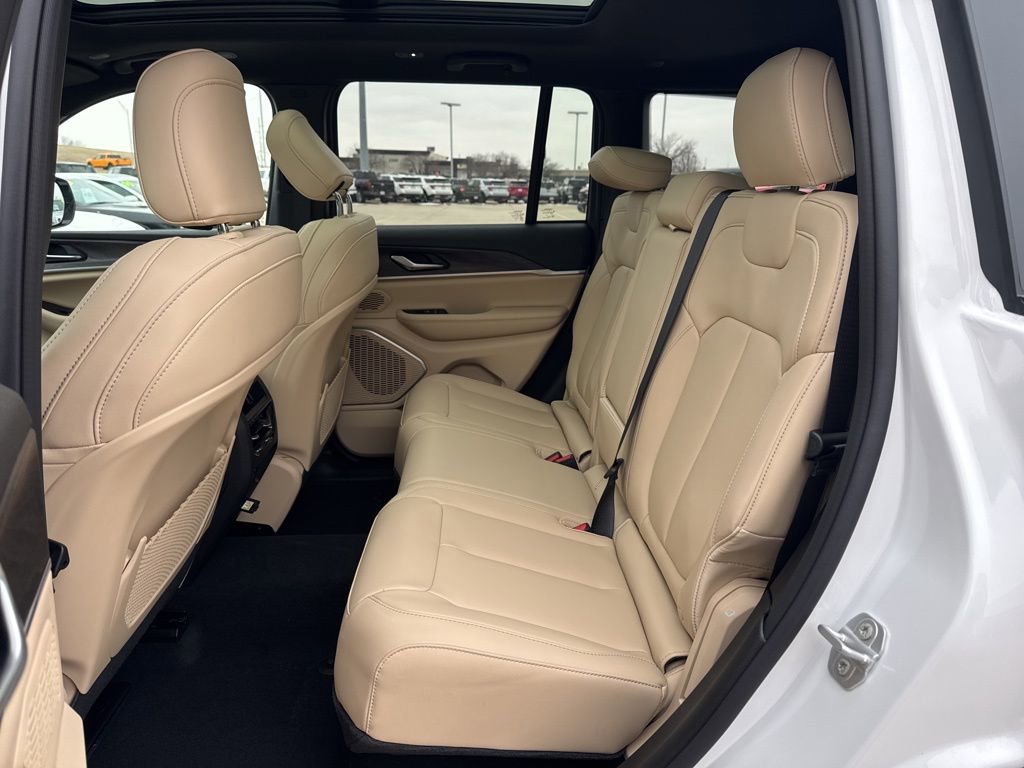 New 2026 Jeep Grand Cherokee Limited AWD/4WD image 25