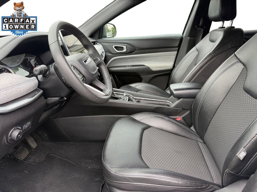 Used 2024 Jeep Compass Latitude AWD/4WD image 9