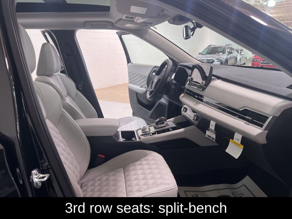 New 2025 Mitsubishi Outlander SEL image 15