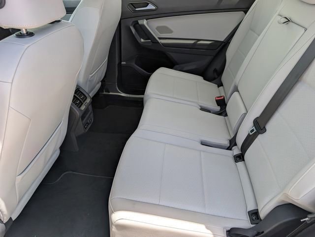 Used 2019 Volkswagen Tiguan SEL AWD/4WD image 19