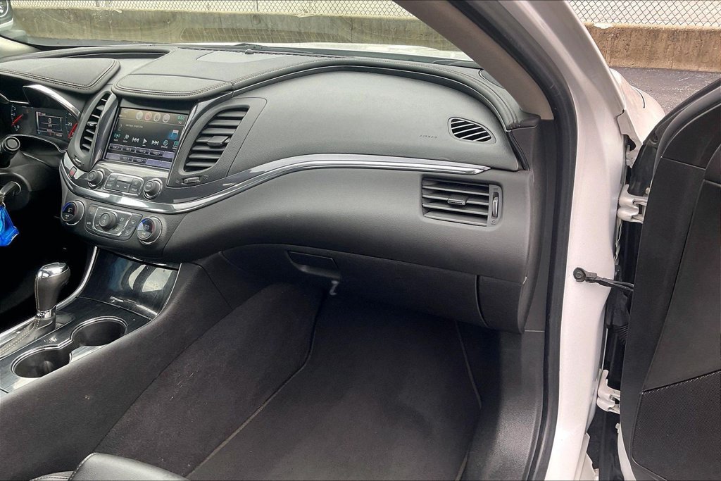 Used 2017 Chevrolet Impala LT w/ Convenience Package FWD image 15