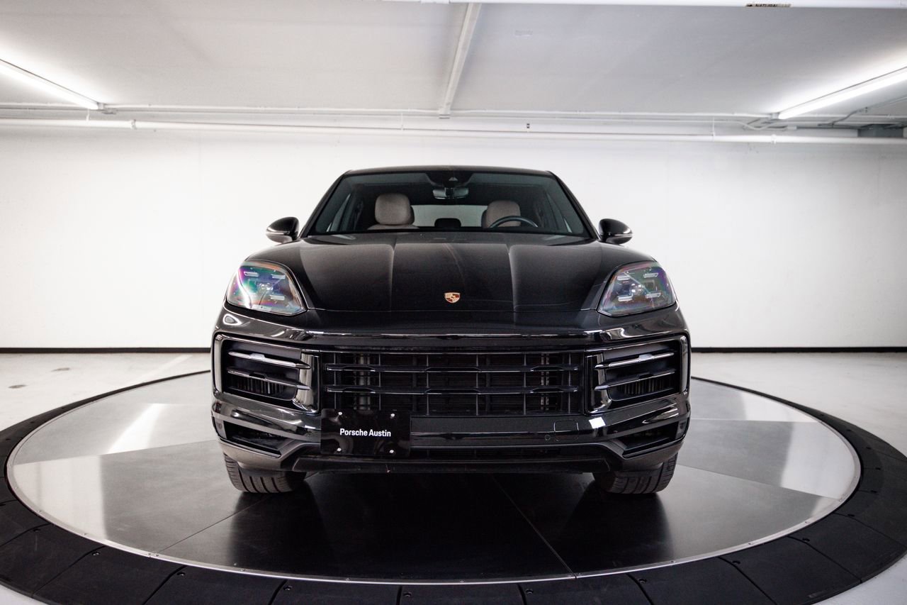 Certified 2024 Porsche Cayenne Coupe image 10