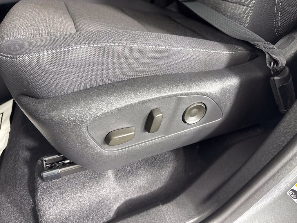 New 2027 Chevrolet Traverse LT FWD image 14